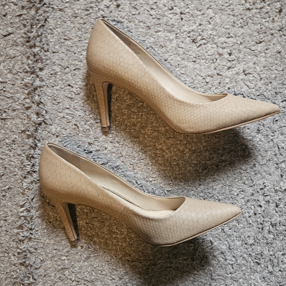 Jessica Simpson High Heels